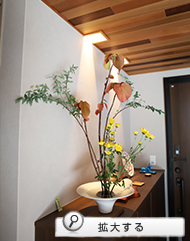 天井下がりを地用した間接照明